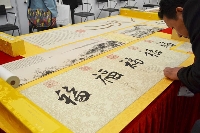 仔細(xì)瞧瞧、摸摸