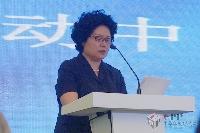 國家新聞出版廣電總局印刷發(fā)行司司長王巖鑌女士演講